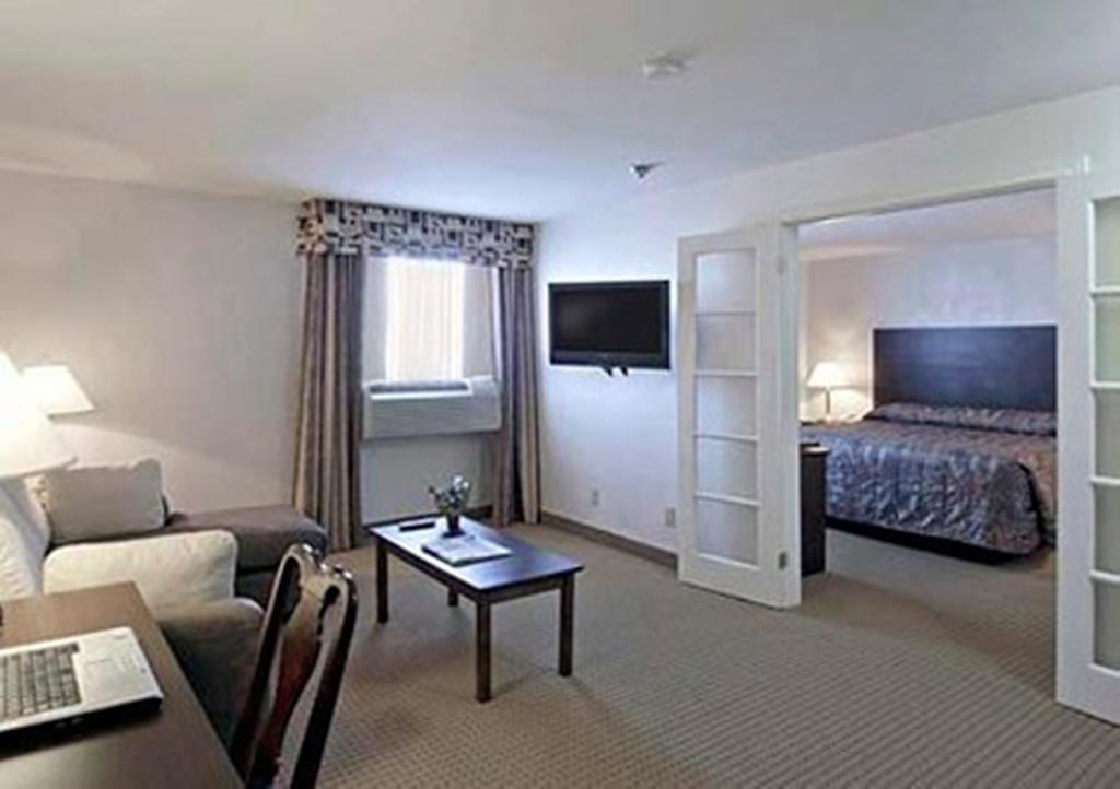 Holiday Inn Express & Suites Toronto Airport West By Ihg Mississauga Pokoj fotografie