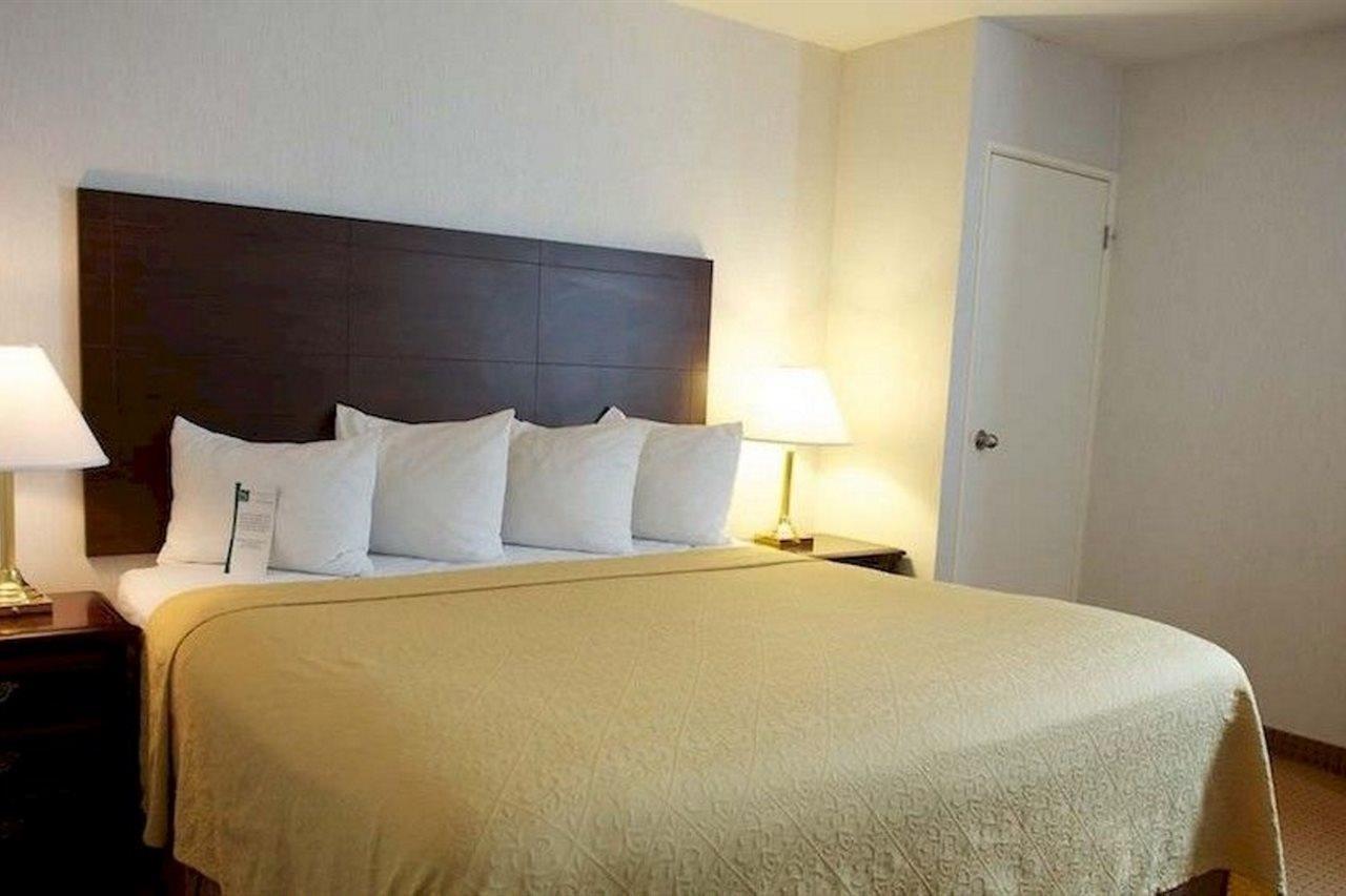 Holiday Inn Express & Suites Toronto Airport West By Ihg Mississauga Exteriér fotografie