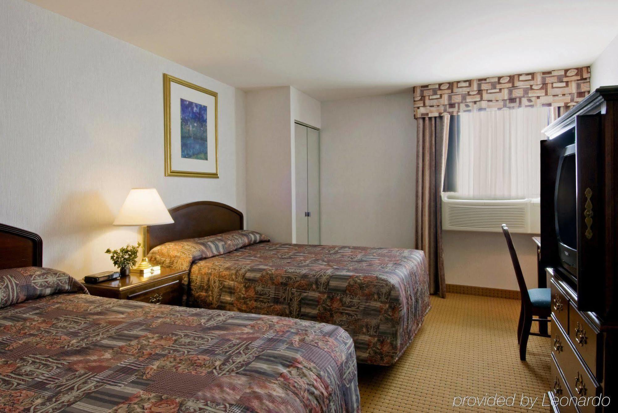 Holiday Inn Express & Suites Toronto Airport West By Ihg Mississauga Exteriér fotografie